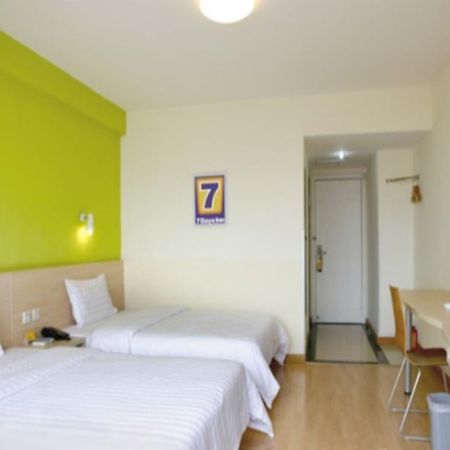 7 Days Inn Гуанчжоу Экстерьер фото